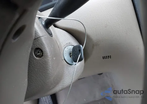 2004 Toyota Corolla Ce z USA, uszkodzony, nr VIN 1NXBR32EX4Z213511